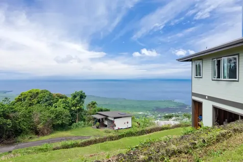 82-1085 Nanaina Lani Place Captain Cook HI 96704