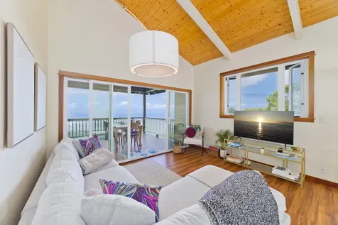 82-1085 Nanaina Lani Place Captain Cook HI 96704