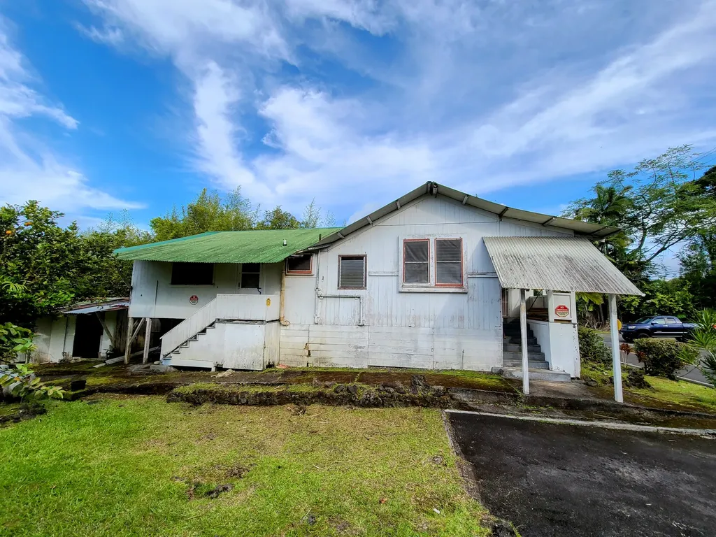 2126 Waianuenue Avenue Hilo HI 96720