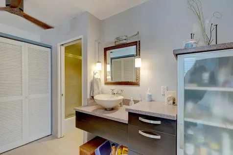 1911 Kalanianaole Street Hilo HI 96720