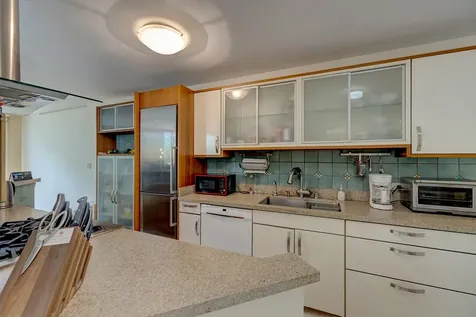 1911 Kalanianaole Street Hilo HI 96720