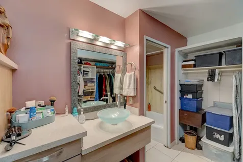 1911 Kalanianaole Street Hilo HI 96720