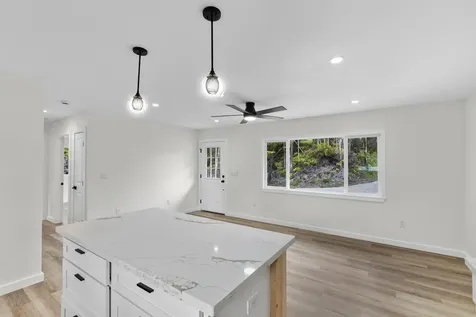 11-3105 Mokuna Street Volcano HI 96785