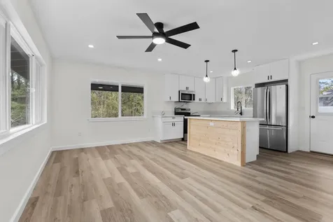 11-3105 Mokuna Street Volcano HI 96785