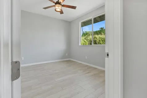 94-5858 Kanaloa Place Naalehu HI 96772