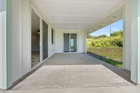 94-5858 Kanaloa Place Naalehu HI 96772