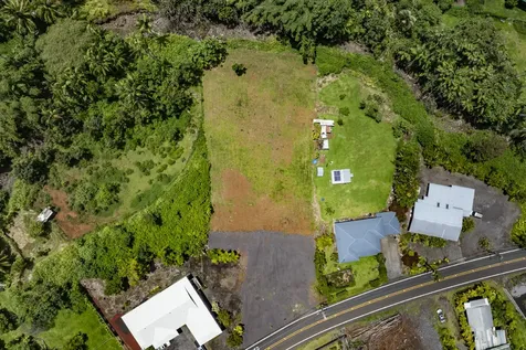 1162 Kaumana Drive Hilo HI 96720