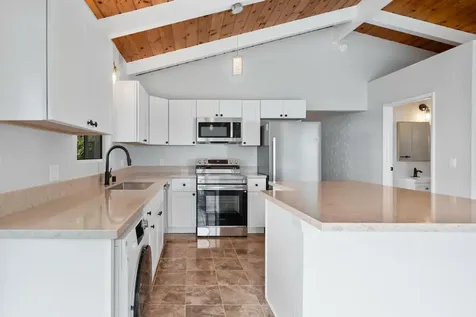 Captain Cook HI 96704