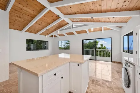 Captain Cook HI 96704