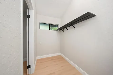 Captain Cook HI 96704