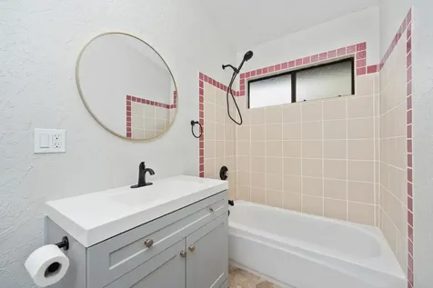 Captain Cook HI 96704