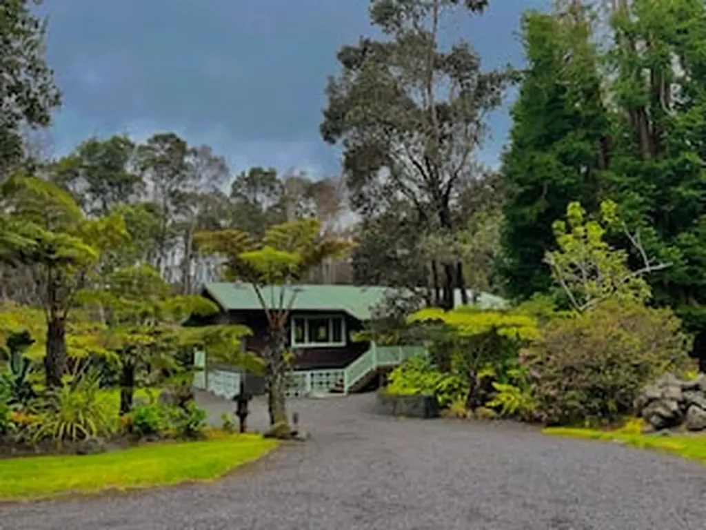 19-4318 Haunani Road Volcano HI 96785