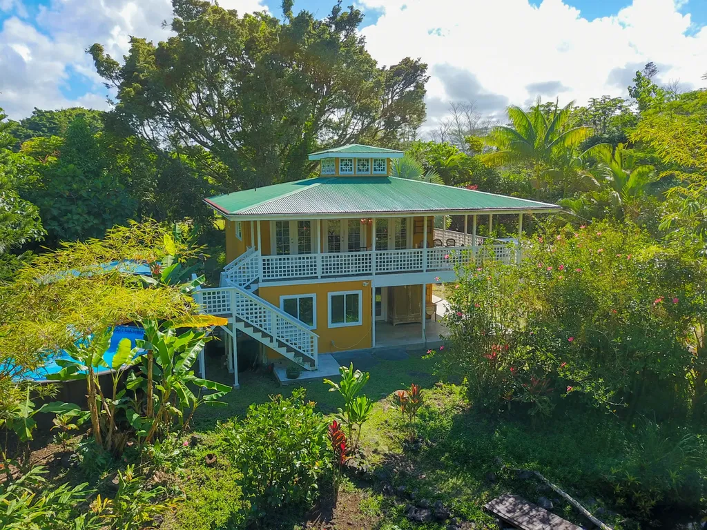 15-2068 3rd Avenue Keaau HI 96749