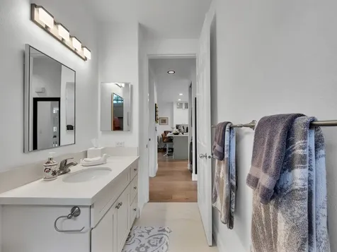 75-6009 Alii Drive Kailua-kona HI 96740