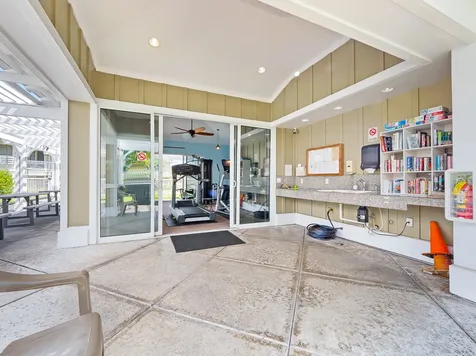 75-6009 Alii Drive Kailua-kona HI 96740