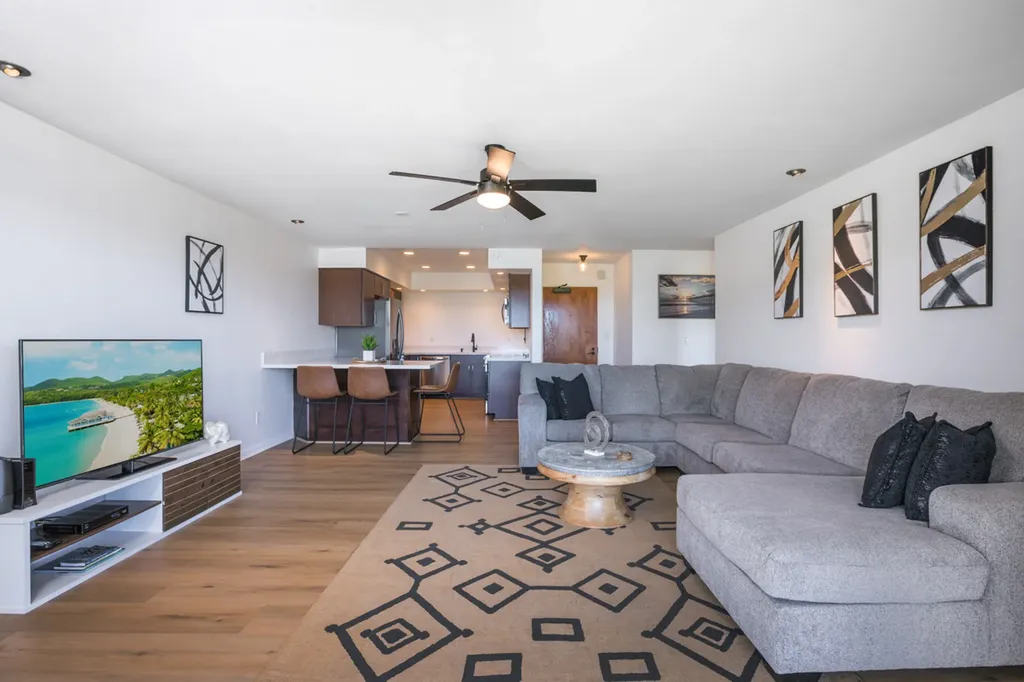 78-7070 Alii Drive Kailua-kona HI 96740