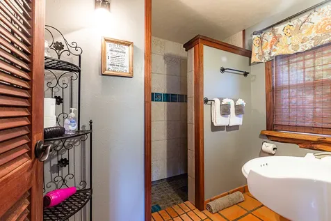 15-869 Lemiwai Road Keaau HI 96749