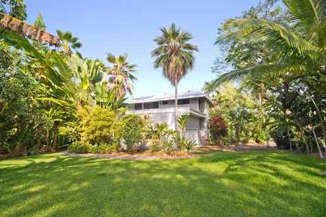 82-6011 Lower Napoopoo Road Captain Cook HI 96704