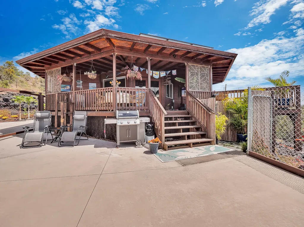 92-8593 Koa Lane Ocean View HI 96737