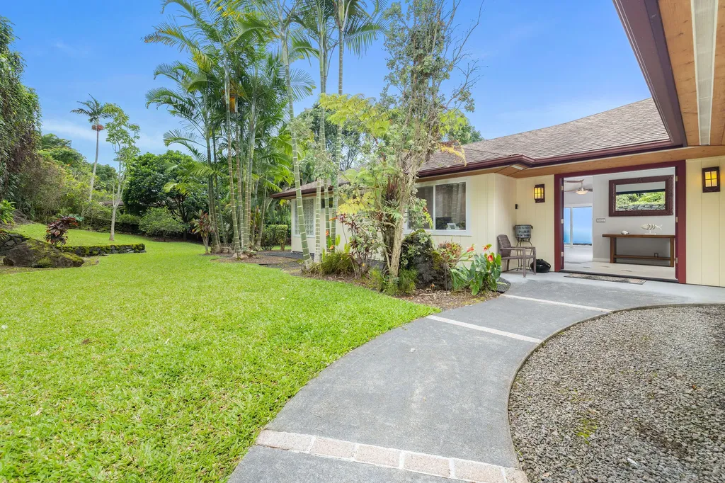 75-954 Hiona Street Holualoa HI 96725