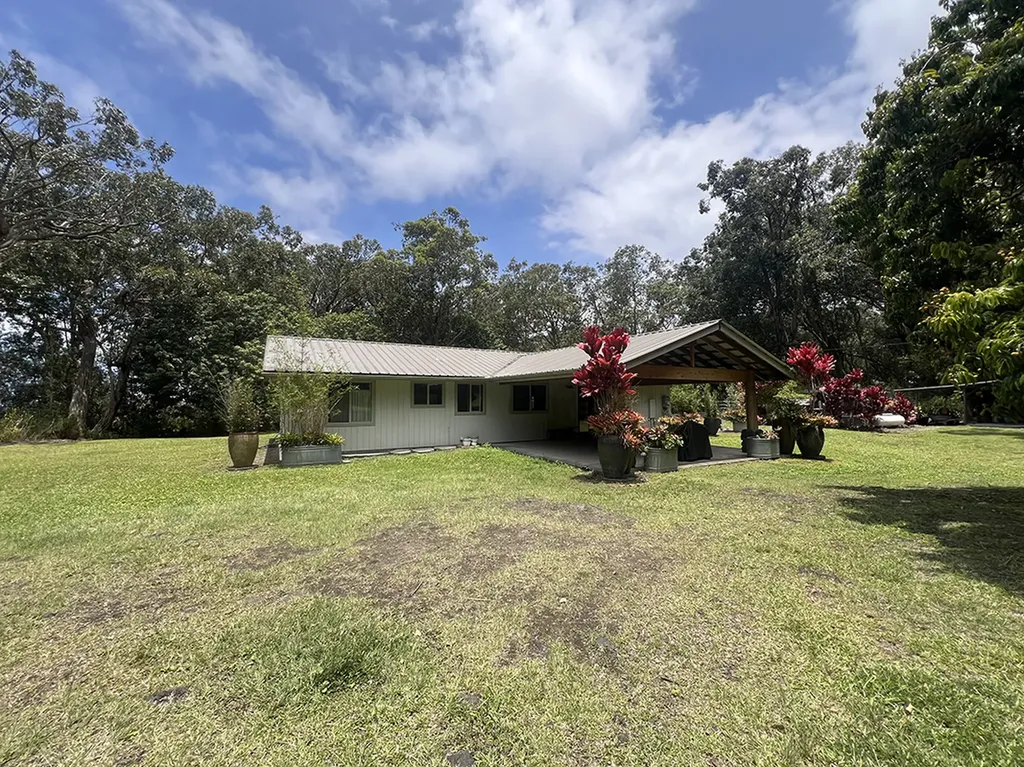 94-6795 Mamalahoa Highway Naalehu HI 96772