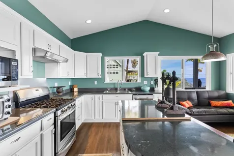 36-2331 Old Mamalahoa Highway Laupahoehoe HI 96764