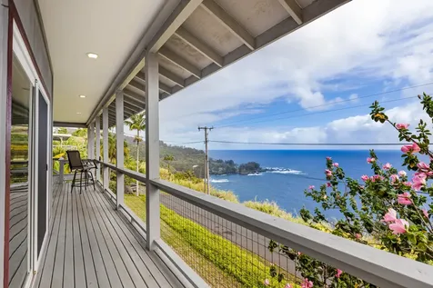 36-2331 Old Mamalahoa Highway Laupahoehoe HI 96764