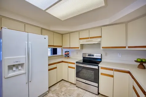 708 Kukuau Street Hilo HI 96720