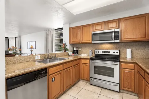 75-6106 Alii Drive Kailua-kona HI 96740