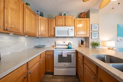 75-6016 Alii Drive Kailua-kona HI 96740