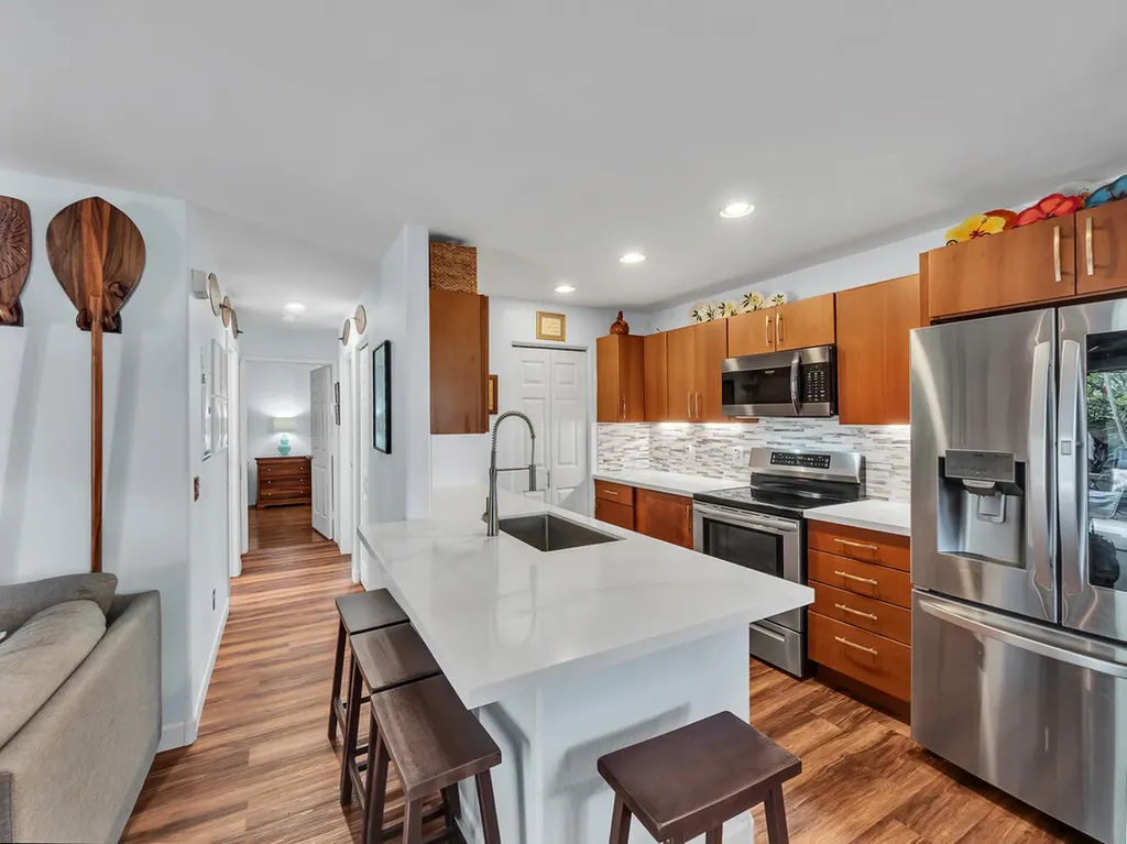 75-6081 Alii Drive Kailua-kona HI 96740