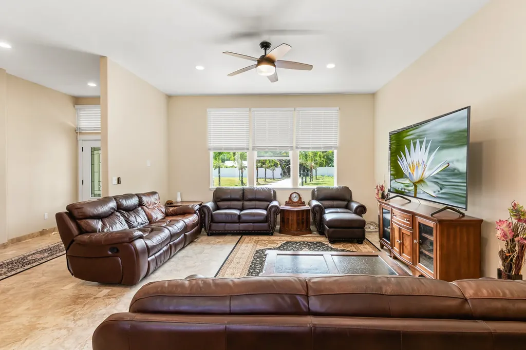 15-1427 13th Avenue Keaau HI 96749