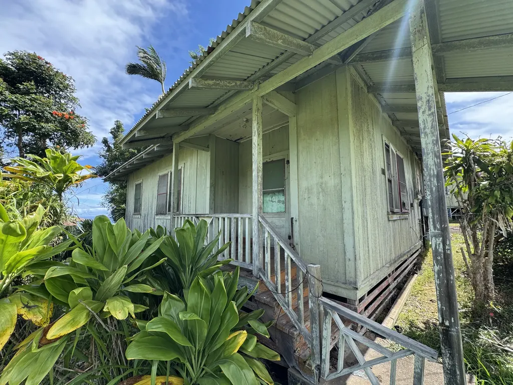 39-3222 Kukui Village Road Ookala HI 96774