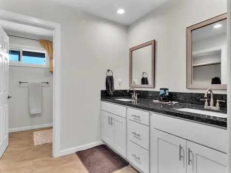 15-1606 16th Avenue Keaau HI 96749