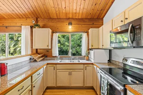 15-1644 4th Avenue Keaau HI 96749