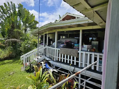 15-1483 28th Avenue Keaau HI 96749
