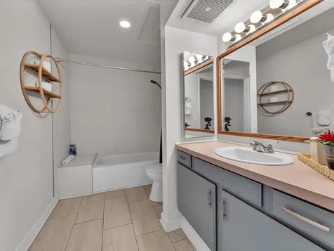 75-5669 Kuakini Highway Kailua-kona HI 96740