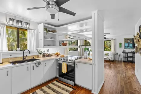 15-2076 12th Avenue Keaau HI 96749