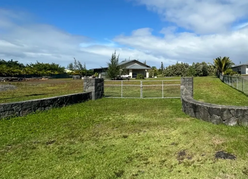 15-1685 1st Avenue (AKALA) Keaau HI 96749