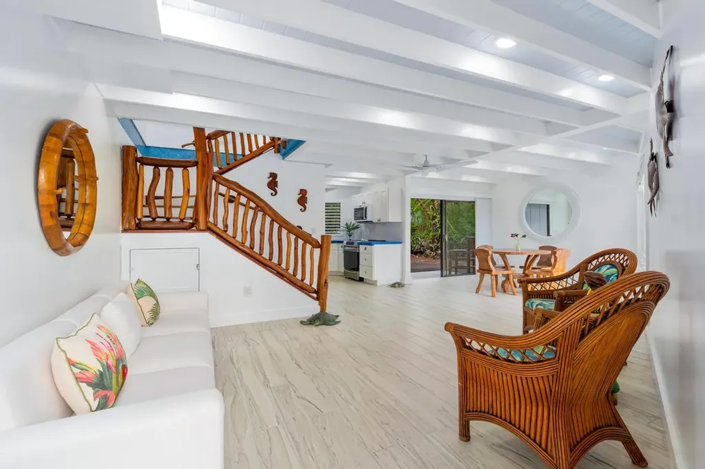 75-6150 Alii Drive Kailua-kona HI 96740