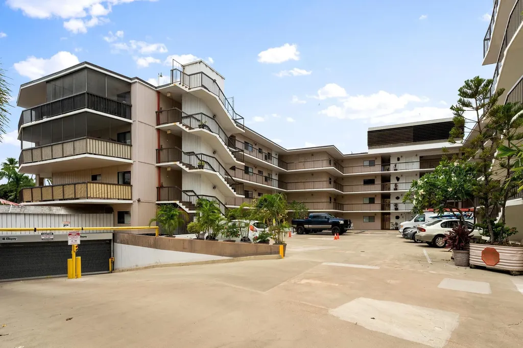 75-5719 Alii Drive Kailua-kona HI 96740