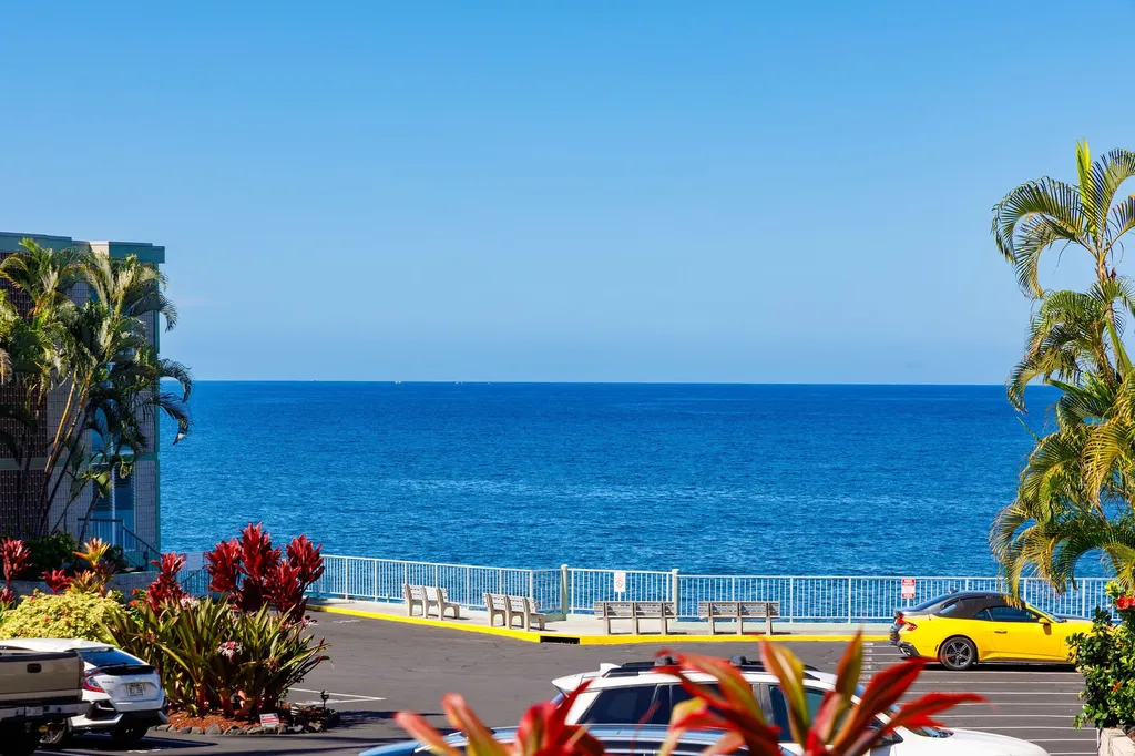 75-6016 Alii Drive Kailua-kona HI 96740