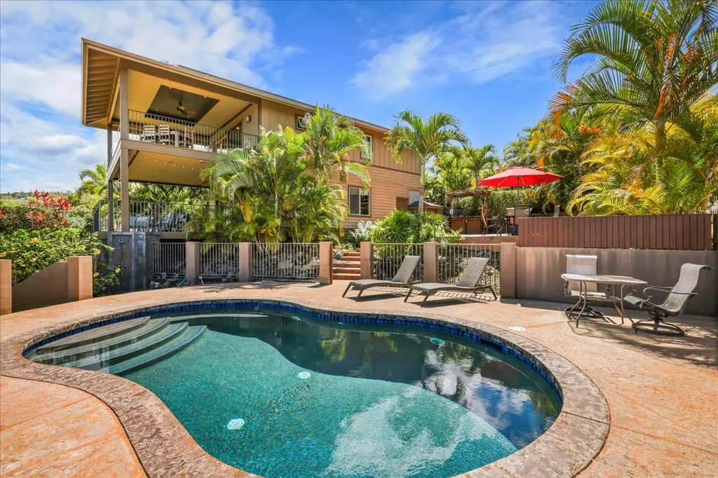77-155 Kalaniuka Street Holualoa HI 96725