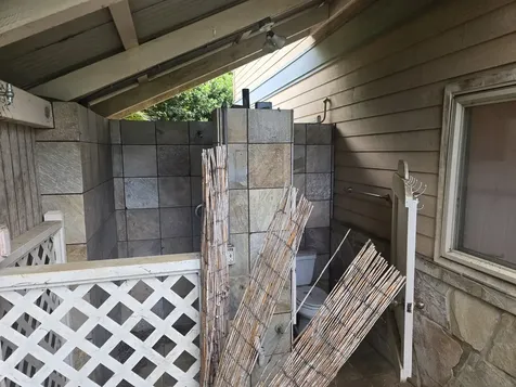 55-3327 Akoni Pule Highway Hawi HI 96719