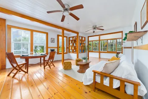 2048 Kalanianaole Street Hilo HI 96720