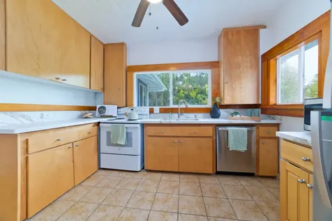 2048 Kalanianaole Street Hilo HI 96720