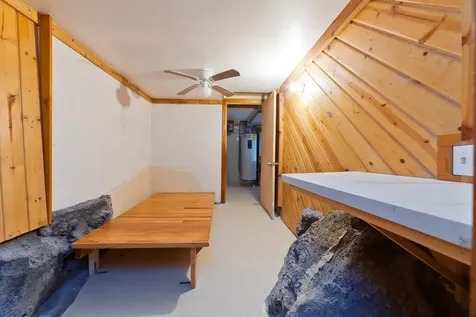 2048 Kalanianaole Street Hilo HI 96720