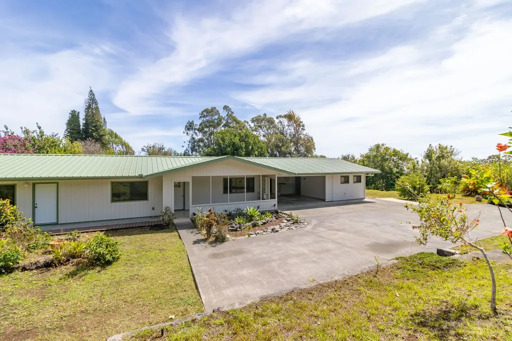 44-3200 Kula Kahiko Road Honokaa HI 96727