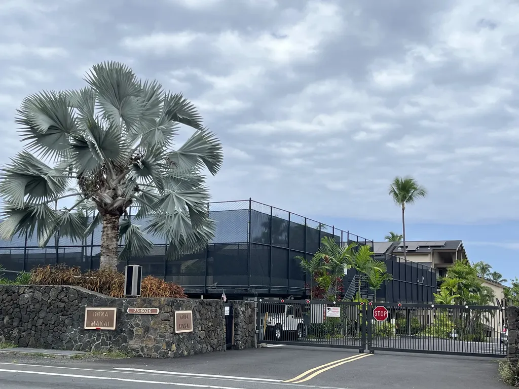 75-6026 Alii Drive Kailua-kona HI 96740