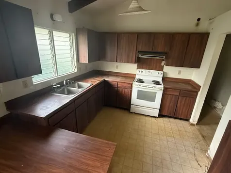 52 Wawai Loop Hilo HI 96720